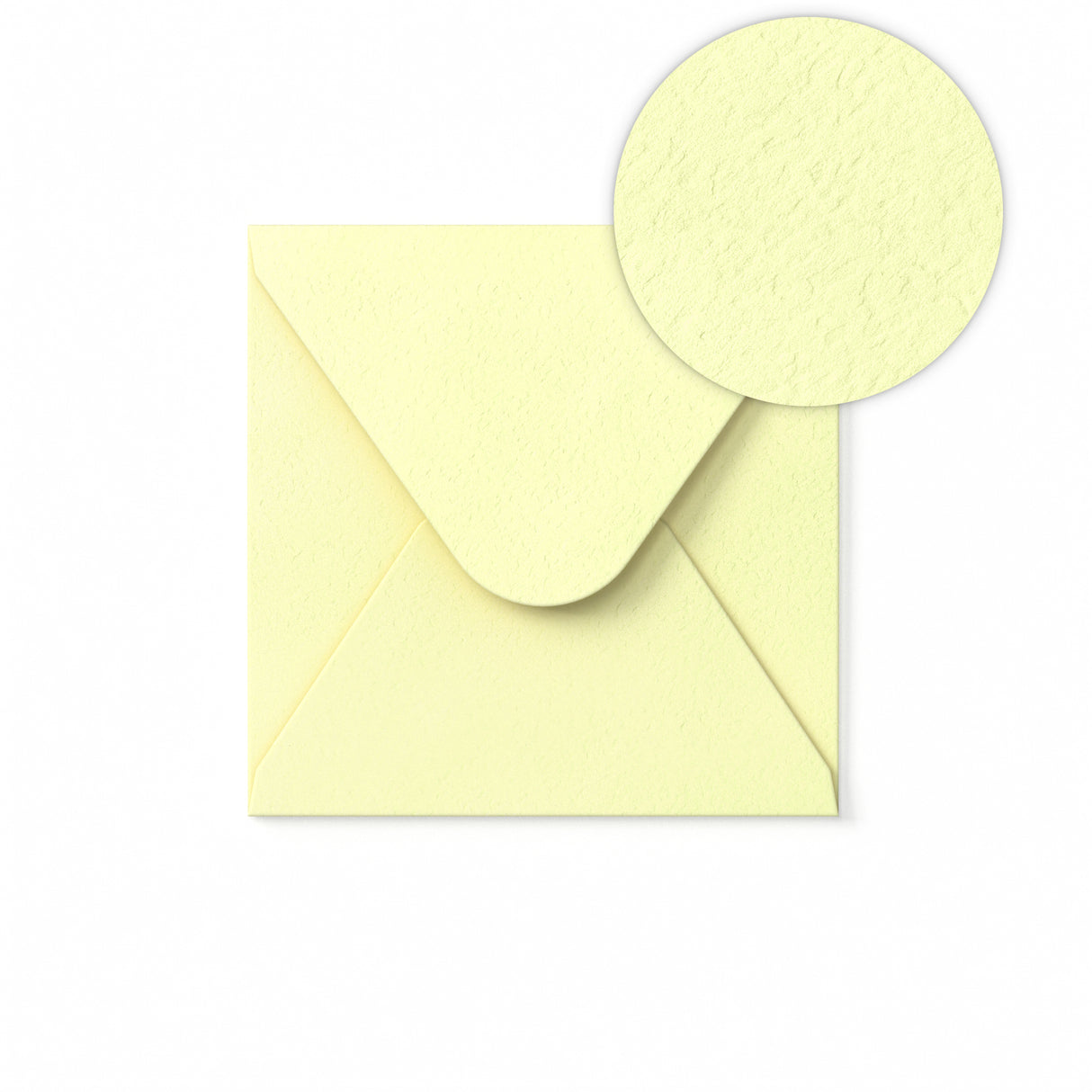 Norsunluunvärinen kirjekuori vasarakuviolla 130 x 130 mm