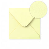 Norsunluunvärinen kirjekuori vasarakuviolla 155x155 mm