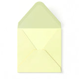 Norsunluunvärinen kirjekuori vasarakuviolla 155x155 mm