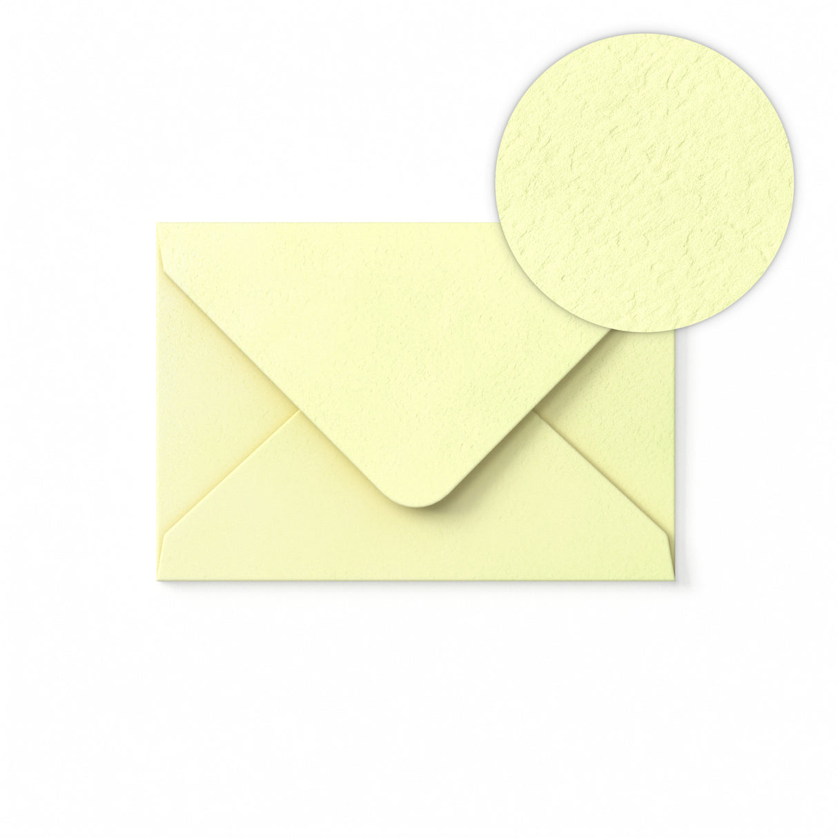 Norsunluunvärinen kirjekuori vasarakuviolla 65x94 mm