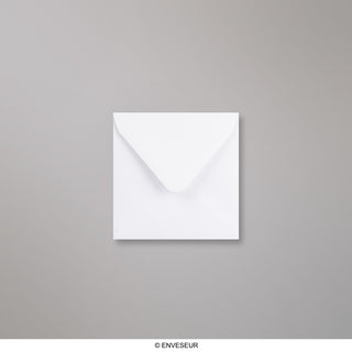 Valkoinen kirjekuori 105x105 mm
