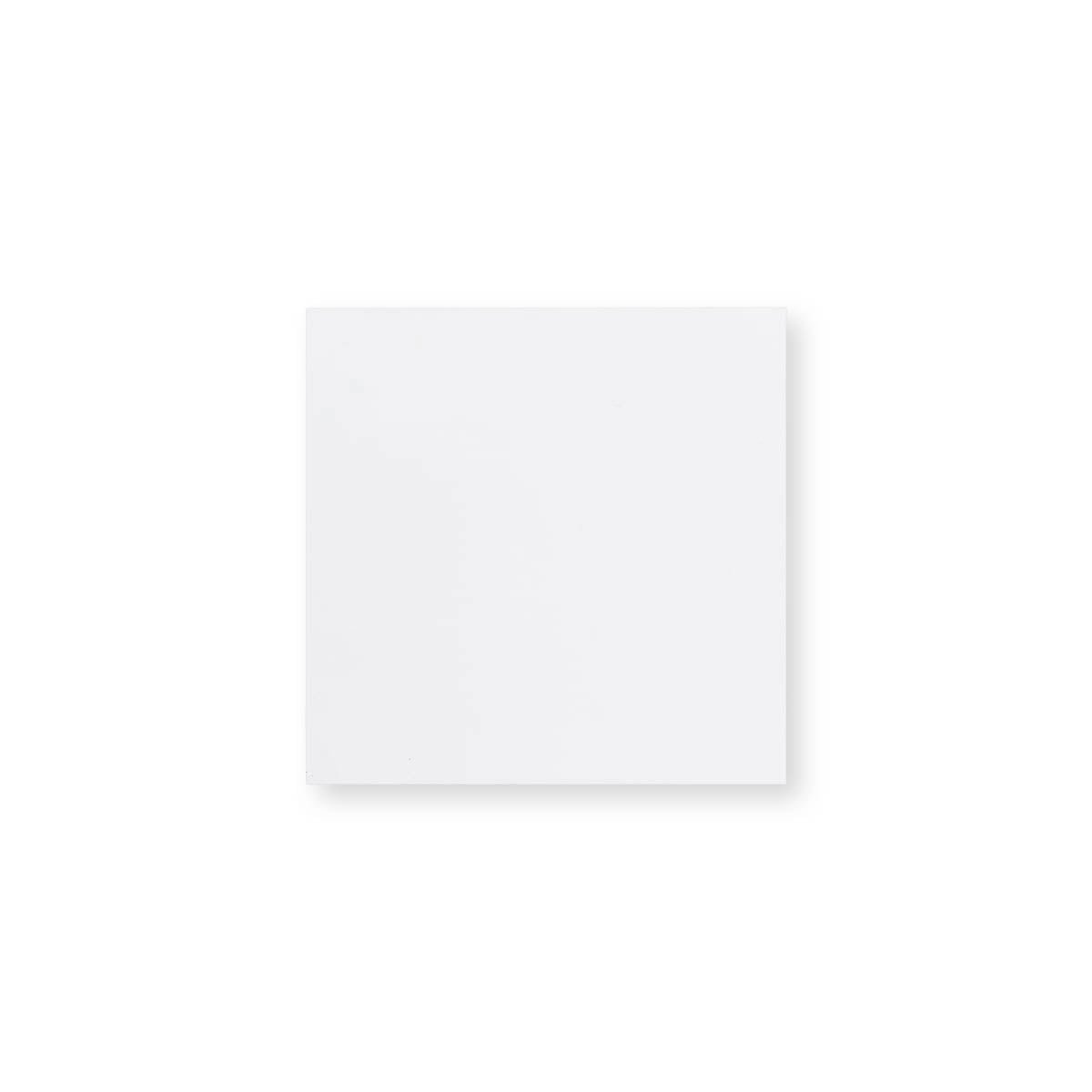 Valkoinen kirjekuori 120x120 mm
