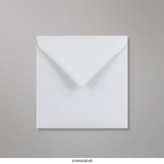 Valkoinen kudottupaperinen kirjekuori 130x130 mm