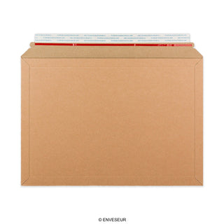 Kevyt kirjalle sopiva kuori 249 x 352 mm