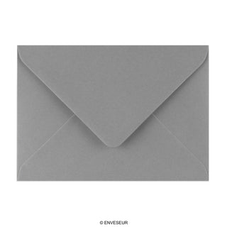 Tummanharmaa kirjekuori 125x175 mm