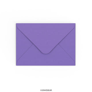 125x175 mm purppuran värinen kirjekuori
